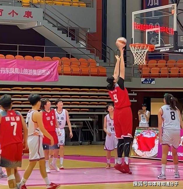 接受慢镜头记者采访时，贝纳德斯基谈到了关于尤文的话题。